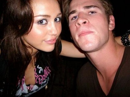 miley_cyrus_is_dating_liam_hemsworth